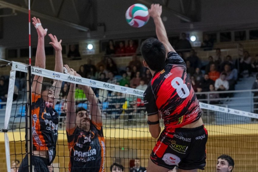 Pamesa Teruel pelea pero cae ante un Manacor superior (3-0)