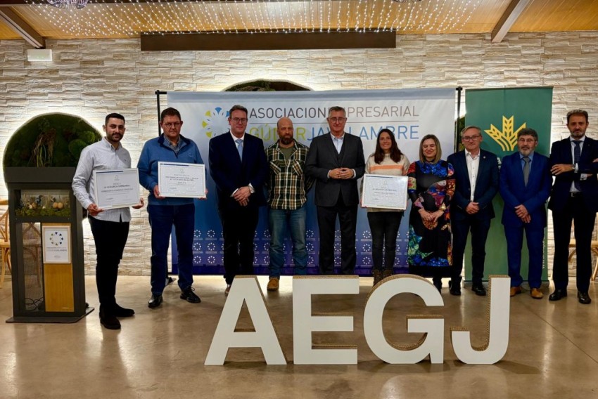 La Asociación Empresarial de Gúdar-Javalambre premia  a Redón, La Albarda y Automóviles Cercós