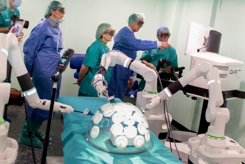 El robot Versius ya está instalado en el Hospital Obispo Polanco