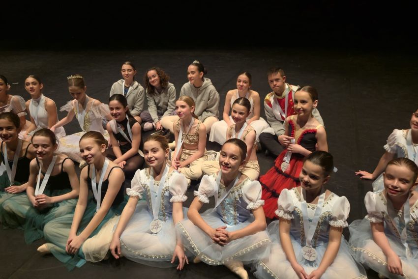 El Festival de Navidad de Las Torres convoca a casi cien bailarines de todas las edades