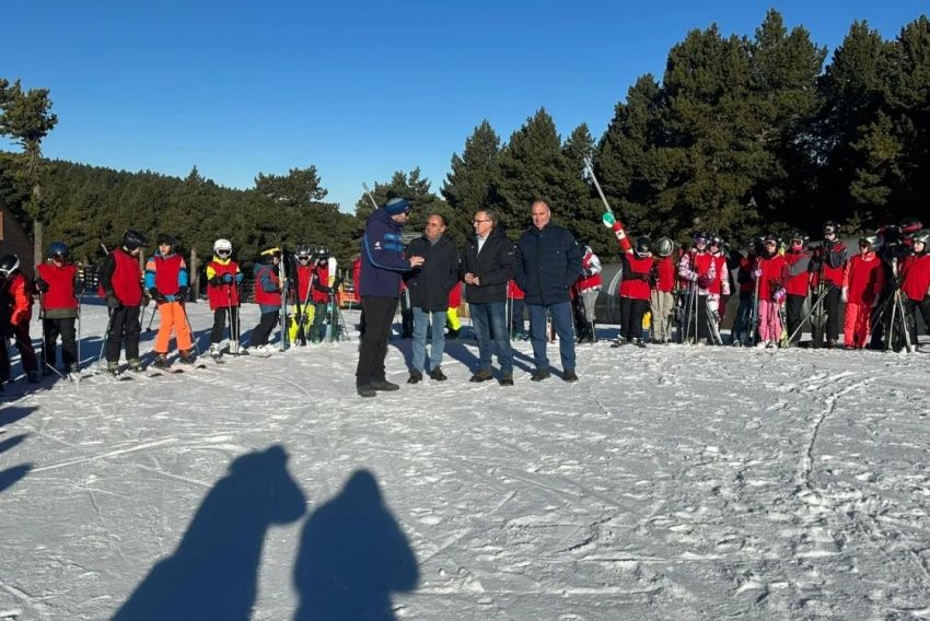 Las instituciones preparan sus campañas para acercar el esquí a los escolares turolenses