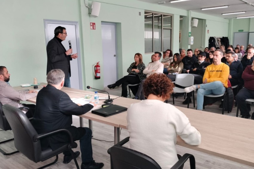 Rafael Guía critica que el capricho de Azcón rompe con la tradición negociadora aragonesa y apuesta por la inestabilidad