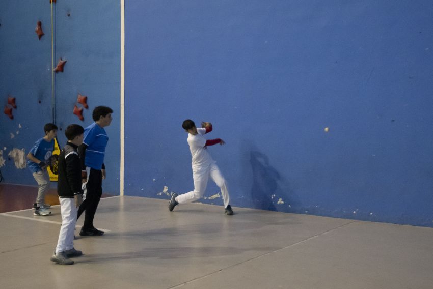 Los vecinos de Valencia rinden sobre la pista turolense en el II Torneo Ciudad de Teruel de pelota