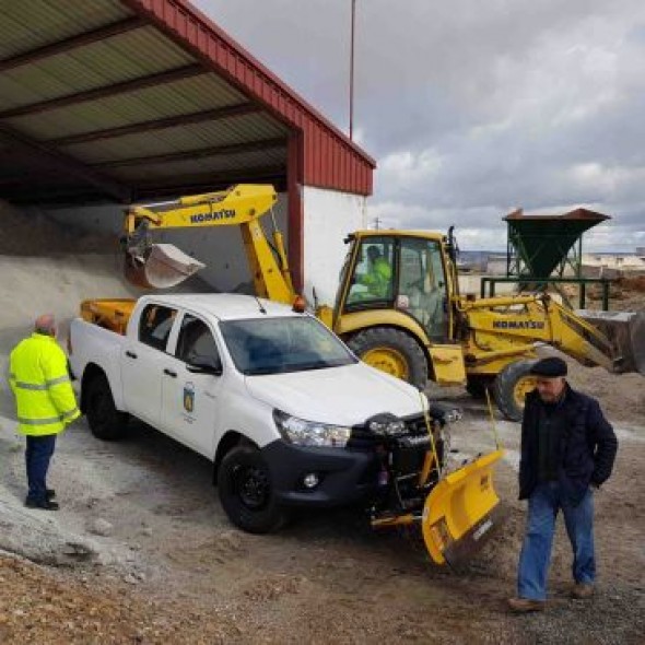 Aliaga compra un pick-up para limpiar la nieve de calles y caminos