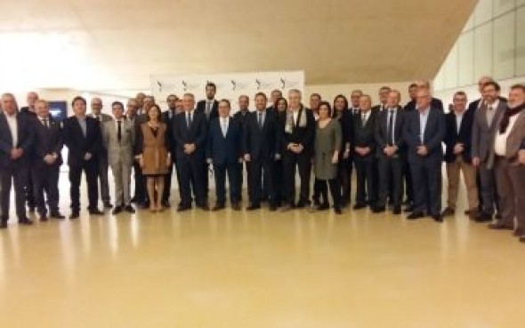 Los empresarios turísticos de Aragón premian a Dinópolis, Javier Sierra y el Balneario de Ariño