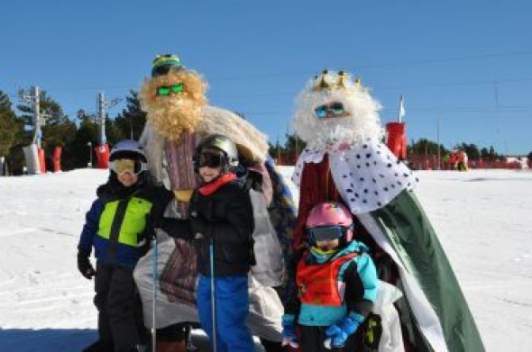 Los Reyes Magos visitan este viernes las pistas de Valdelinares y Javalambre