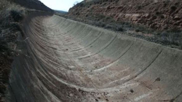 La CHE impermeabiliza el Canal Calanda para evitar pérdidas de agua