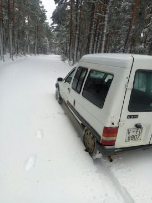 El frío y la nieve amplían la lista de material obligatorio en el I Duatlón Invernal de Bronchales