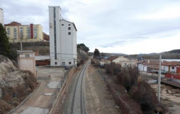 La estación de tren se extenderá más allá del silo de Cofiero con el nuevo apartadero