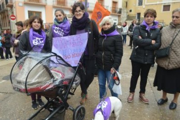 Montalbán reúne a unas 200 personas en su concentración del 8M