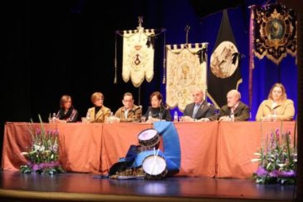 Alcañiz vibra con el pregón de Semana Santa a cargo de Rosa Blasco