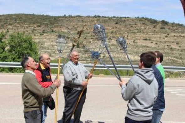 Mirambel, Tronchón y Olocau del Rey no faltan a su tradicional cita con Bordón