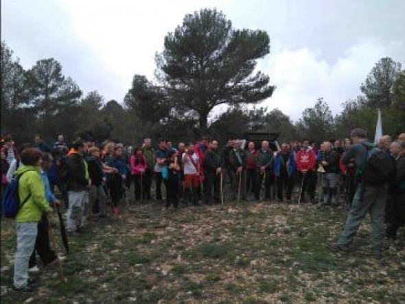 Los romeros de Mosqueruela entonan antiguos cánticos en su camino hacia la Estrella