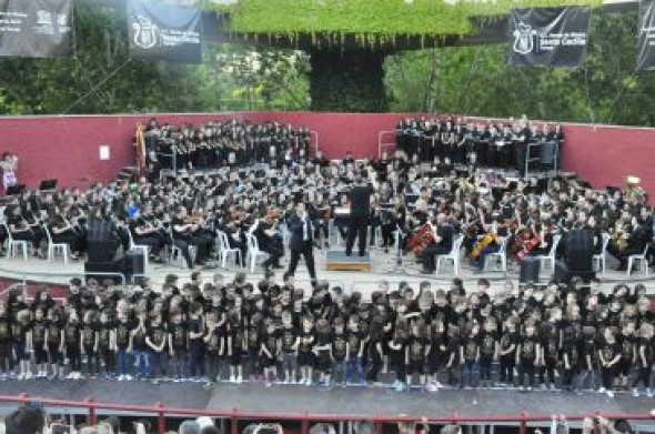 El Festival de la Escuela de Música de Teruel y David Civera reviven Eurovisión