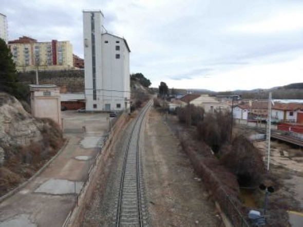 Adif licita por 7,2 millones los primeros cuatro apartaderos de la línea de tren