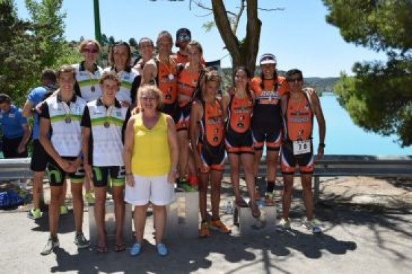 El Desafío H2O se cierra con el autonómico de triatlón por equipos