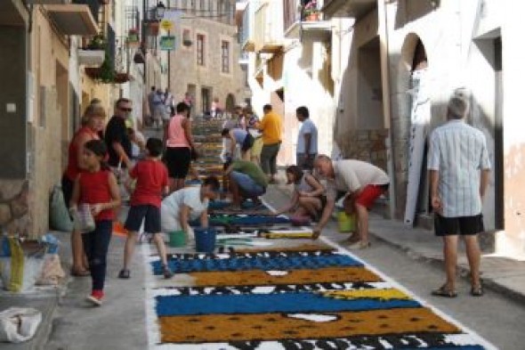 Alfombristas de Pontevedra participarán en la fiesta de Aguaviva