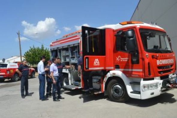 Los Bomberos de la DPT han distribuido ya 538.000 litros de agua a pueblos y campamentos de Teruel