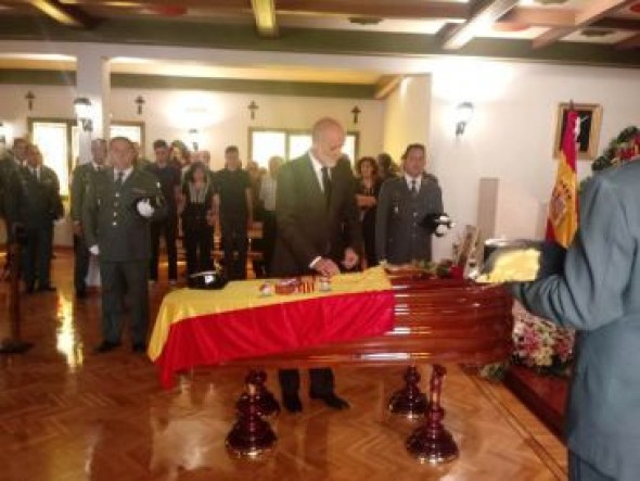 Cruz de la Orden del Mérito de la Guardia Civil al sargento de Tráfico Rafael García Blanco, fallecido cuando iba a trabajar a Motorland