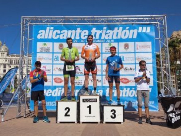 Alberto Górriz se lleva la victoria en la Mediterranea Triatlón 2018 en categoría sprint