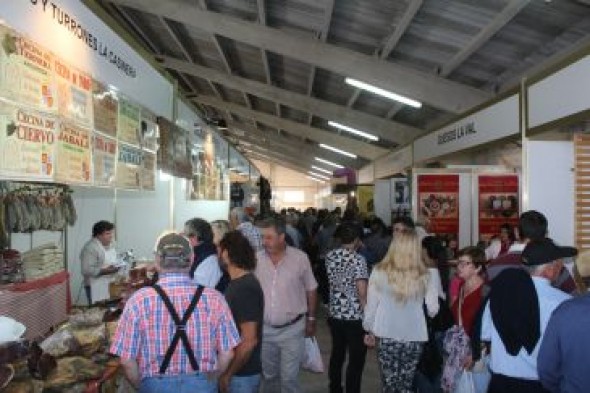 Más de 15.000 personas asisten a la feria agrícola y ganadera de Cedrillas