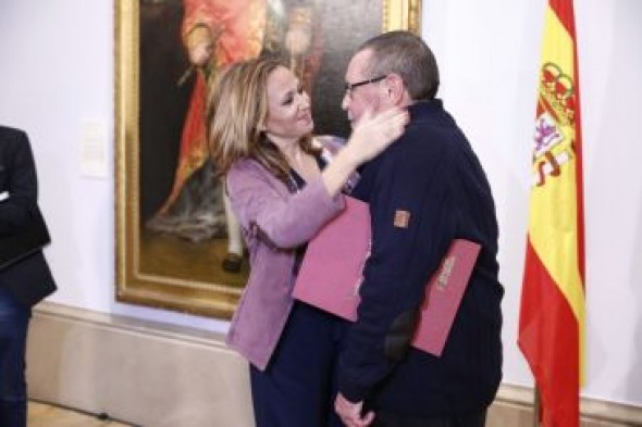 El pintor turolense Gonzalo Tena recibe el Premio Aragón Goya 2017, el mayor galardón  de las artes plásticas y visuales que concede la DGA
