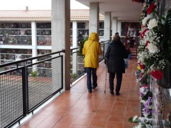 Refuerzo en el servicio de autobús urbano en Teruel para acceder al cementerio