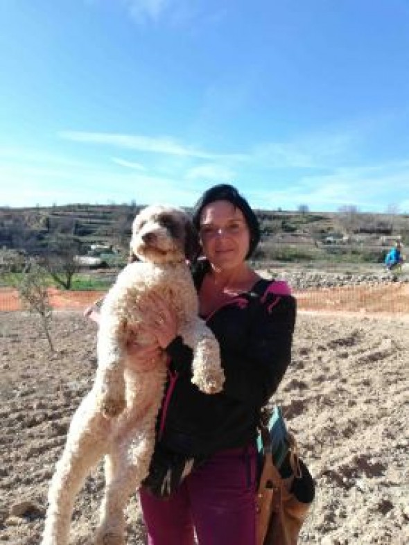 Alicia Bertolín, buscadora de trufa y entrenadora de perros truferos: “Buscar trufa me gusta, pero mi verdadera pasión son los perros, somos un equipo”