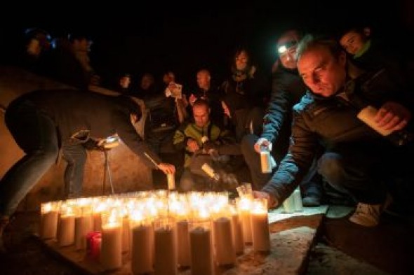 Los amigos de José Luis Iranzo y miembros de UAGA reúnen a mil personas en el homenaje al ganadero, asesinado hace un año por Igor el Ruso