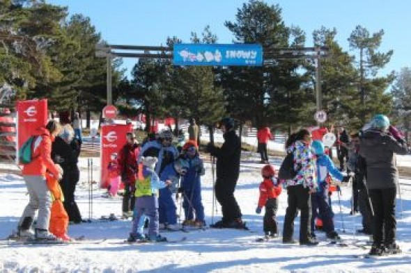 La tres pistas de esquí de Valdelinares matan el gusanillo de los esquiadores