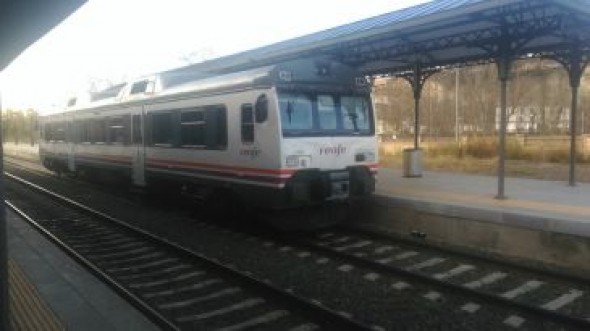 El tren de primera hora de la mañana a Zaragoza no emprende viaje por avería
