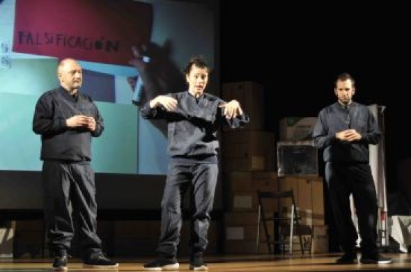 El humor y la improvisación de Teatro Indigesto, al servicio de Farmamundi
