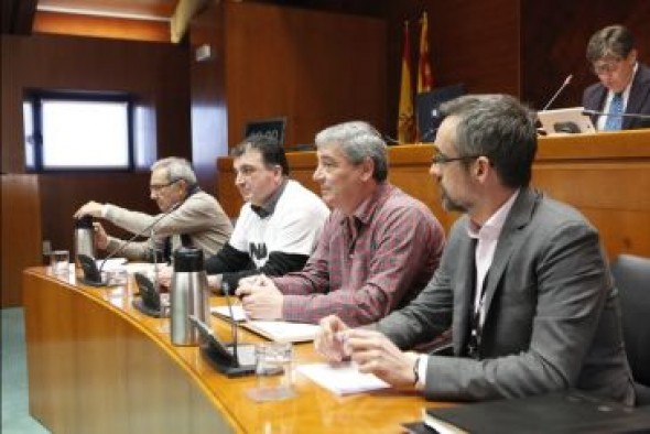 El comité de empresa de la térmica de Andorra echa en cara a los diputados que la Comisión especial de las Cortes llega tarde