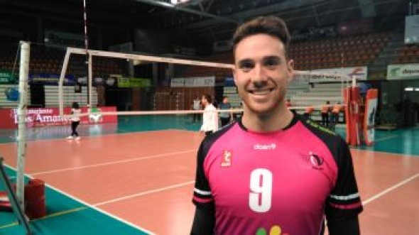 Charli jiménez, jugador del Urbia Voley Palma y ex del CV Teruel: “Me he sentido muy querido en Teruel y es un placer volver, aunque sea como rival”