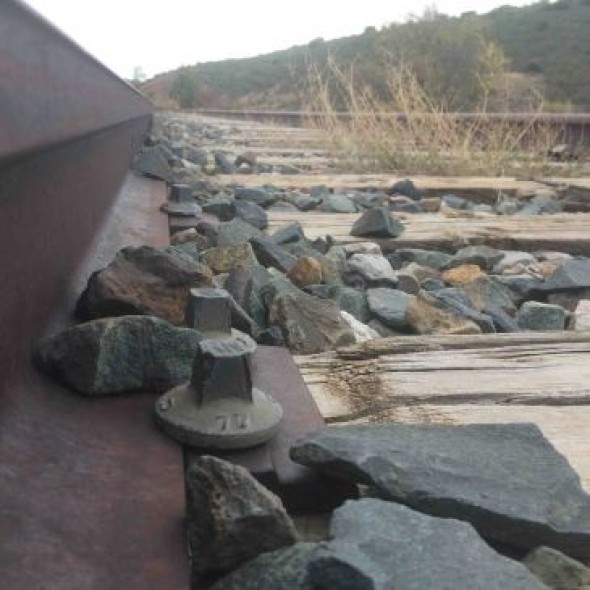 La Plataforma del tren urge a que se compatibilicen la vía verde de Ojos Negros y la conservación del ramal ferroviario