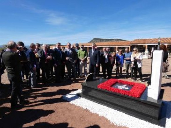 Mora acoge el homenaje a tres aviadores rusos caídos durante la Guerra Civil