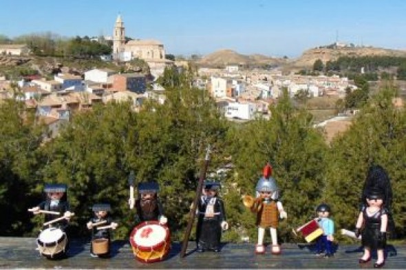 Recrean una procesión de la Semana Santa de Híjar con piezas de Playmobil