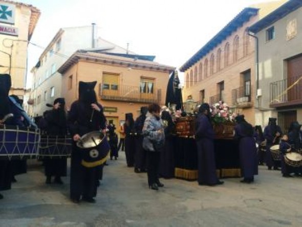 La Cofradía del Santo Rosario y la Virgen de la Dolorosa de Muniesa cumple 25 años