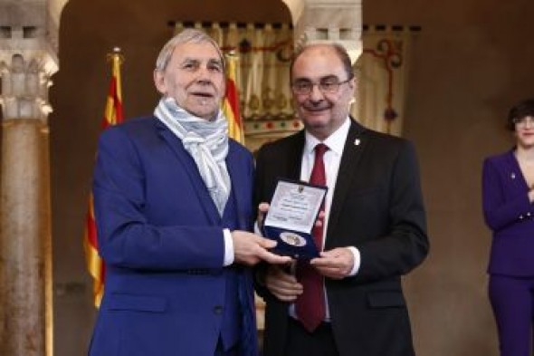 El músico y poeta de Alloza Joaquín Carbonell recibe la Medalla al Mérito Cultural del Gobierno de Aragón: Sin consumidores de cultura, solo crece el desierto