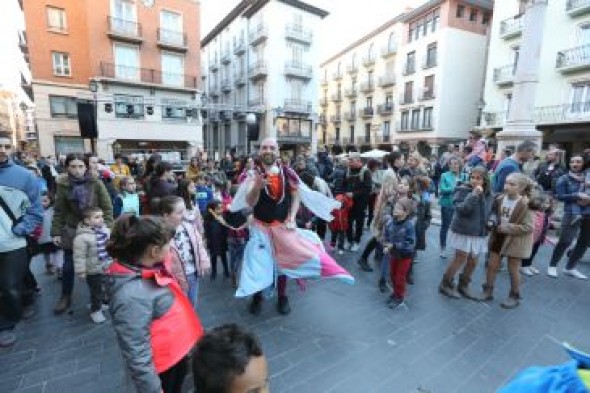 Más de 65 comercios participan en la IX Noche en Blanco de Teruel a partir de las 21 horas