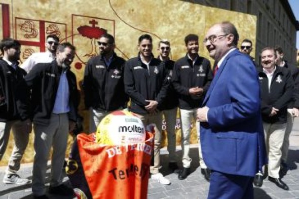 Siguen las celebraciones por el séptimo título de Superliga del CV Teruel: el presidente de Aragón recibe al equipo y destaca su trayectoria ejemplar