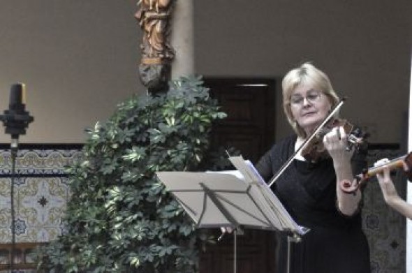 María Popa, violinista y exprofesora del Conservatorio de Música en Teruel: “En Aragón no existe ninguna orquesta sinfónica donde los estudiantes puedan entrar”