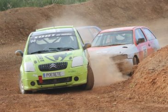 El piloto de Utrillas, Oscar Valera, se impone en el Autocross de Monreal