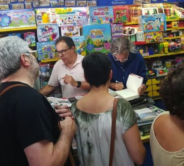 Tras casi cuarenta años abierta, Octavio Serret cerrará la mítica Librería de Valderrobres en enero