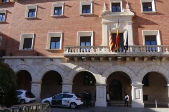 Penas de entre 10 y 23 meses para los cinco autores del robo de jamones en un secadero de Manzanera