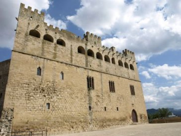 Acuerdo para abrir el pasadizo que une el castillo y la iglesia de Valderrobres