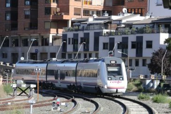 La Plataforma del tren quiere reunirse con el Gobierno de Aragón para hablar de la pérdida de maquinistas y las frecuencias