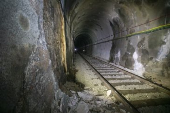 Ocho UTEs optan a los proyectos para ampliar gálibos de los túneles del tren
