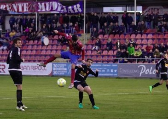 El CD Teruel es incapaz de imponerse al San Juan en Pinilla (0-0)