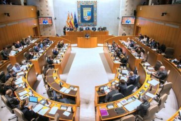 El cuatripartito que gobierna Aragón aprueba su primer presupuesto, que la derecha tacha de irreal